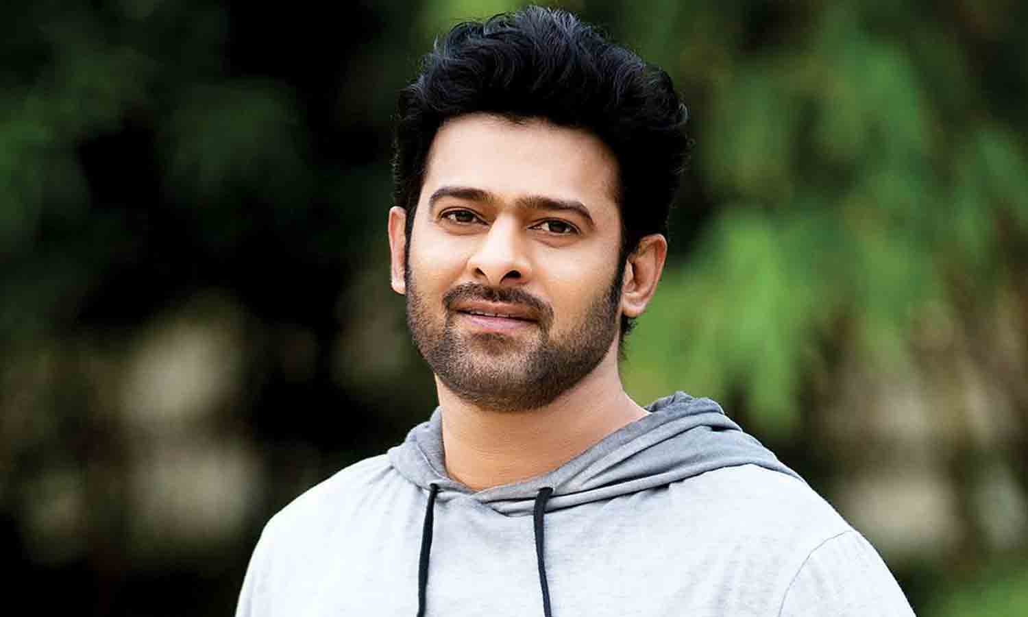 பிரபாஸின் ஆதிபுருஷ் படக்குழுவினருக்கு டெல்லி நீதிமன்றம் நோட்டீஸ்