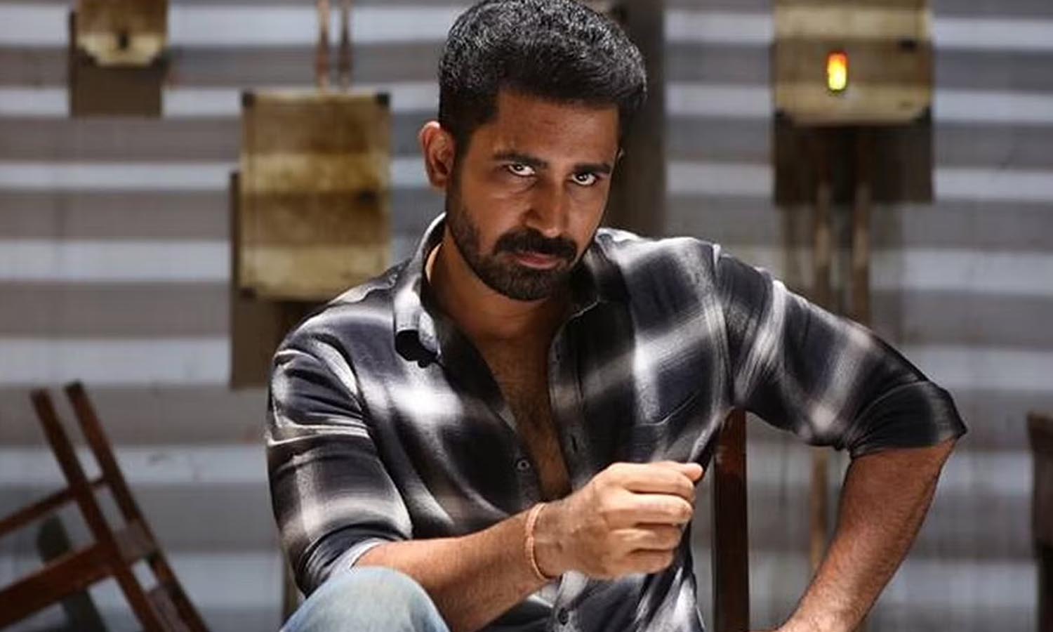 'அடுத்தவன மட்டும் கூப்புடாதீங்க கும்மி அடிச்சி, கதைய முடிச்சிருவாங்க' - வைரலாகும் விஜய் ஆண்டனி பதிவு..