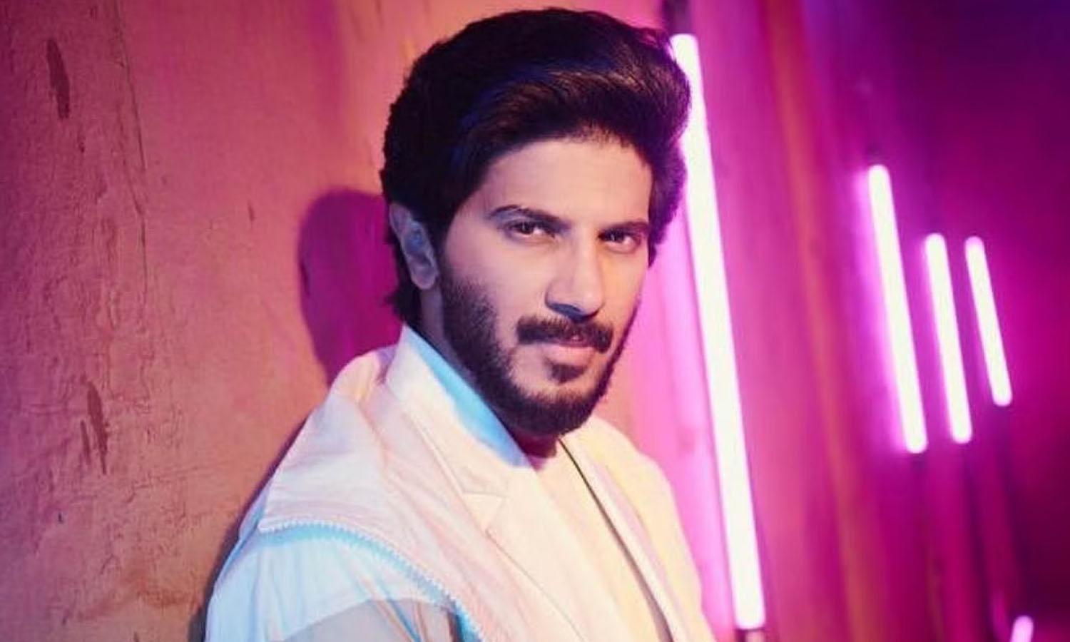 பல நண்பர்கள் ஒரு குடும்பம் போல நடித்துள்ளனர் - நடிகர் துல்கர் சல்மான்