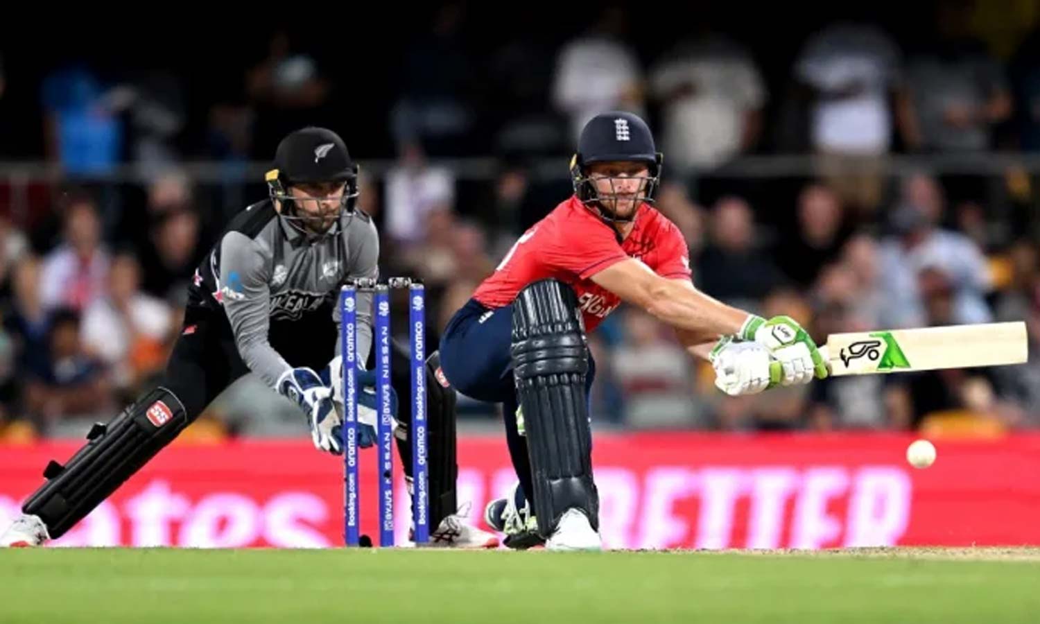 டி20 உலகக்கோப்பை: நியூசிலாந்துக்கு 180 ரன்கள் இலக்கு நிர்ணயித்தது இங்கிலாந்து
