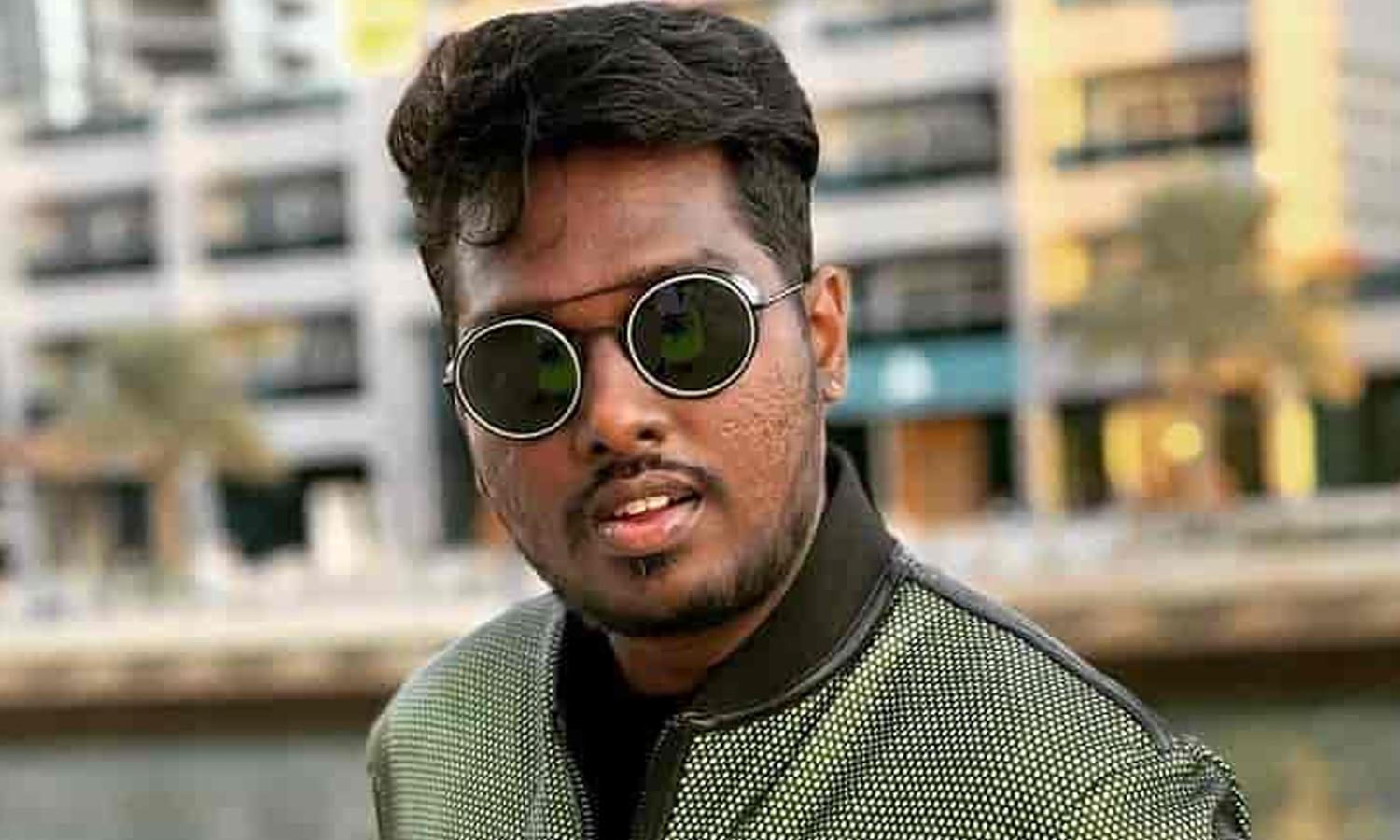 விஜயகாந்த் படத்தின் கதையை திருடினாரா..?