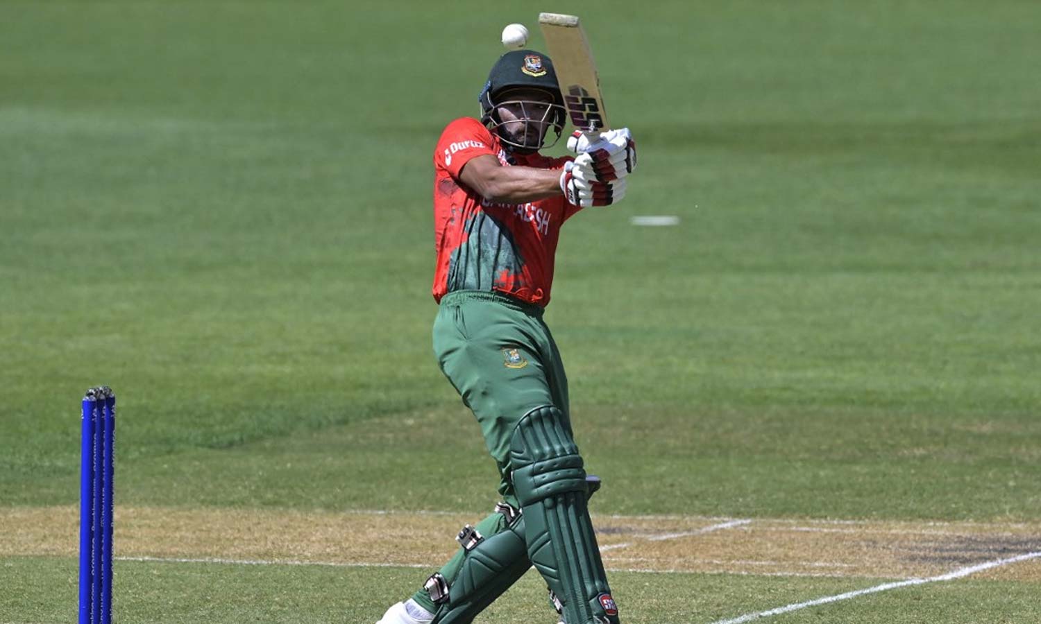 பாகிஸ்தானுக்கு 128 ரன்கள் இலக்கு நிர்ணயித்தது வங்காளதேசம்