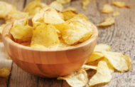 வீட்டிலேயே செய்யலாம் உருளைக்கிழங்கு சிப்ஸ்