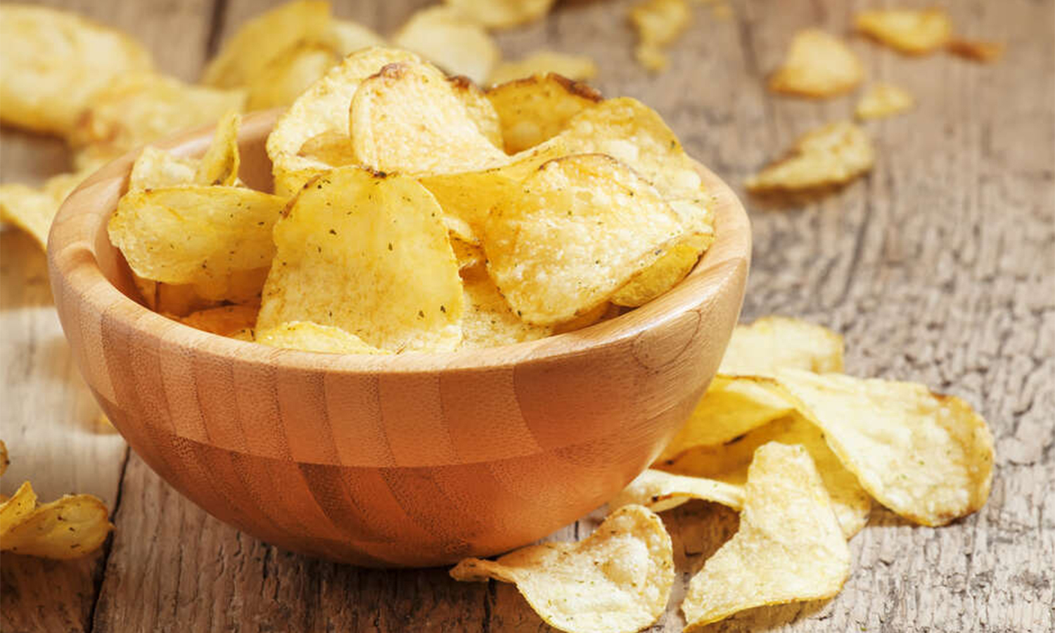 வீட்டிலேயே செய்யலாம் உருளைக்கிழங்கு சிப்ஸ்