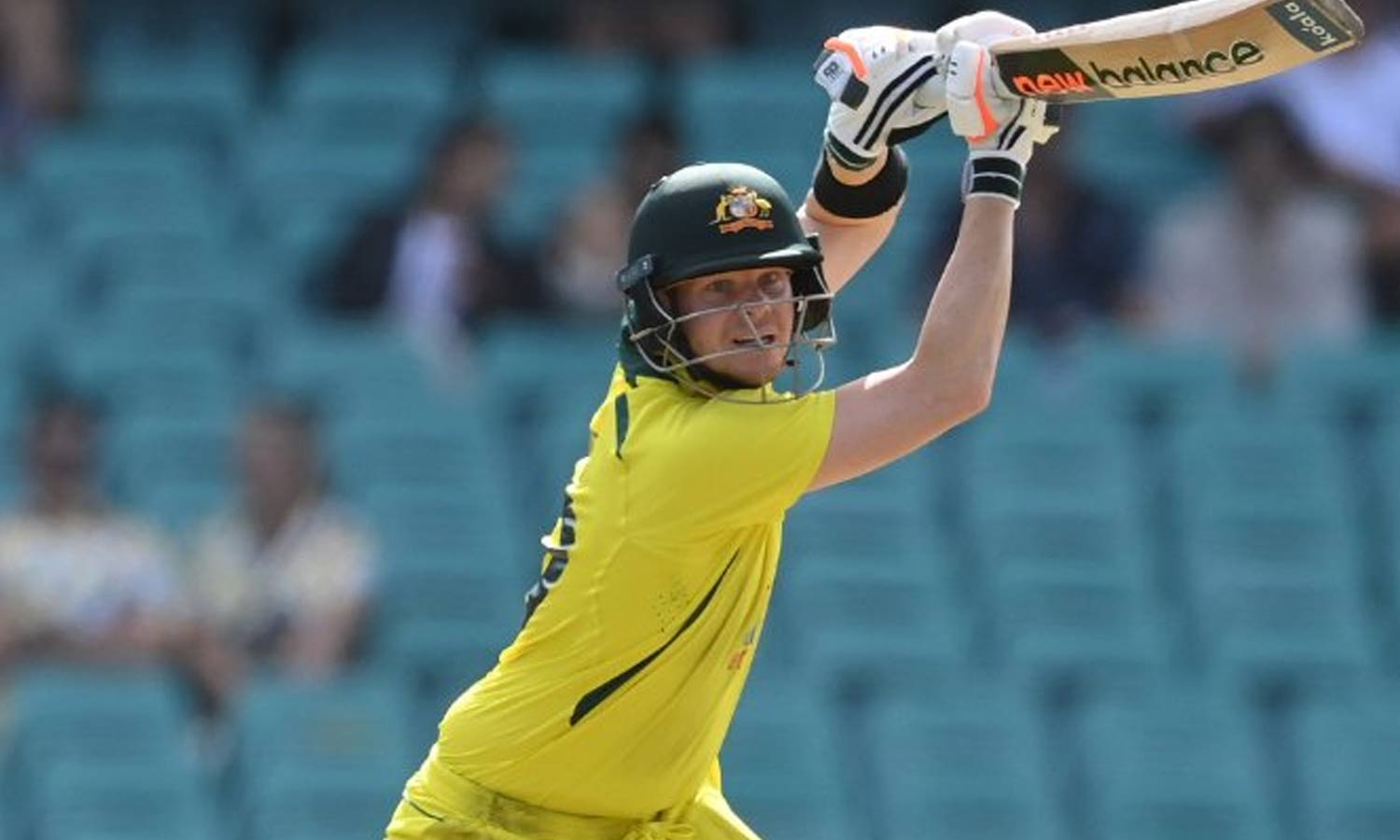 சதத்தை தவறவிட்ட ஸ்மித்- இங்கிலாந்துக்கு 281 ரன்கள் இலக்கு நிர்ணயித்தது ஆஸ்திரேலியா