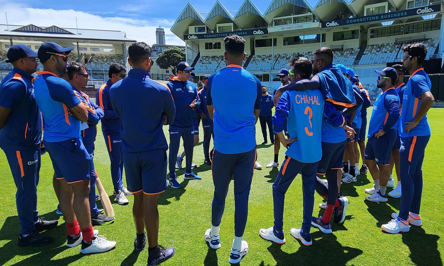 டி20 கிரிக்கெட்டில் பயமின்றி அதிரடியாக விளையாடுங்கள்...இளம் வீரர்களுக்கு லஷ்மண் அட்வைஸ்