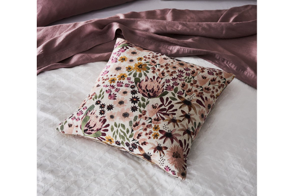 காதலியை வீட்டில் மறைத்து வைத்திருந்த 16 வயது மாணவன்..!!