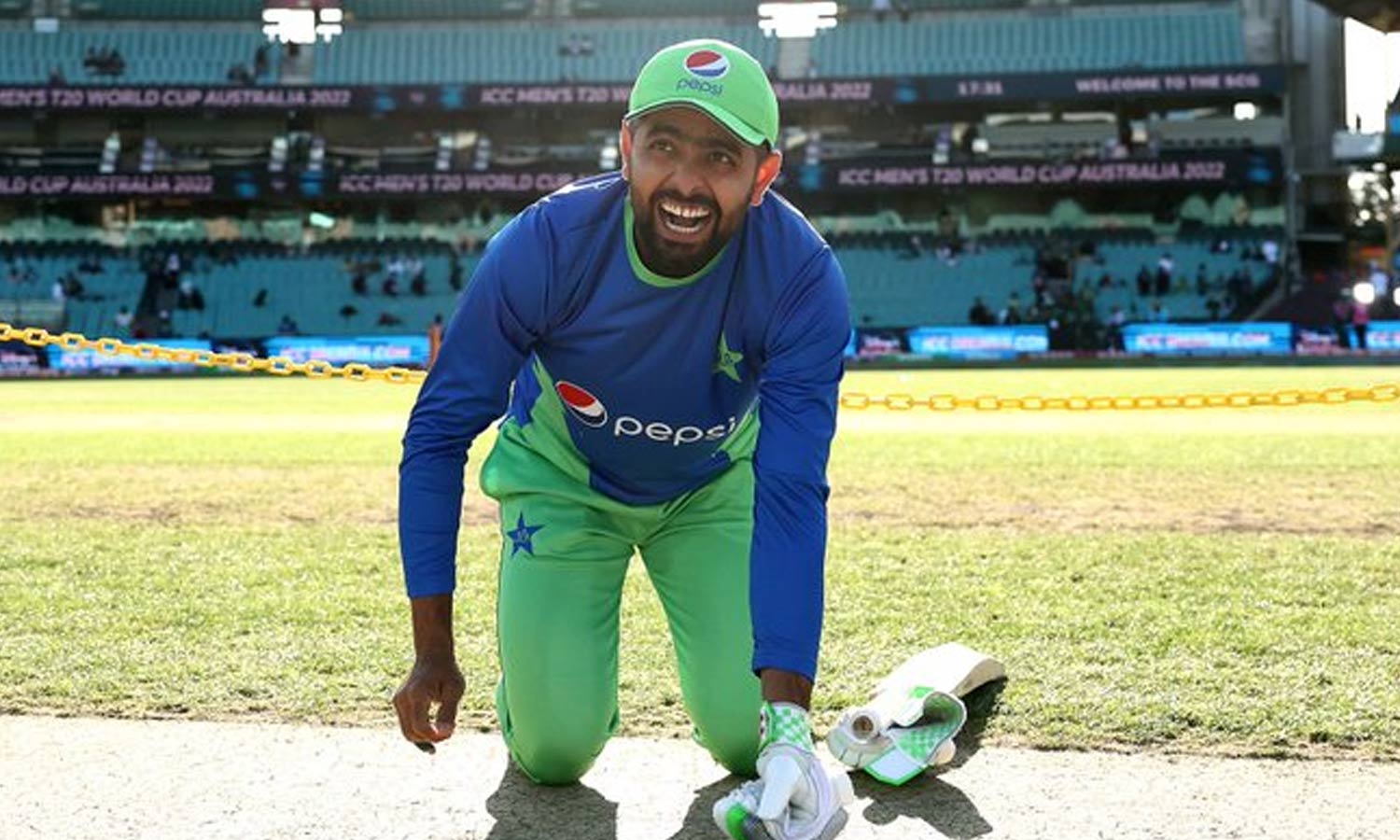 முதல் அரையிறுதி: பாகிஸ்தானுக்கு எதிராக டாஸ் வென்ற நியூசிலாந்து பேட்டிங் தேர்வு