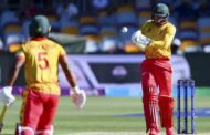 டி20 உலகக்கோப்பை- நெதர்லாந்தின் பந்து வீச்சில் சுருண்ட ஜிம்பாப்வே- 117 ரன்கள் மட்டுமே எடுத்தது