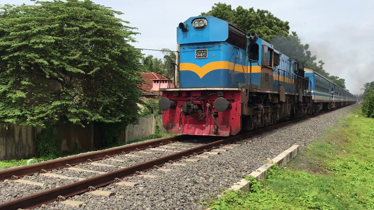 ரயிலில் பாய்ந்து உயிரை மாய்த்துக் கொண்ட மாணவி..!!!