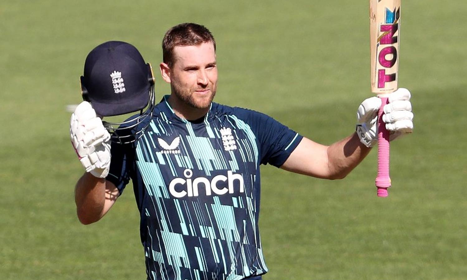 முதல் ஒருநாள் போட்டியில் டேவிட் மலான் சதம்- ஆஸ்திரேலியாவுக்கு 288 ரன்கள் இலக்கு நிர்ணயித்தது இங்கிலாந்து