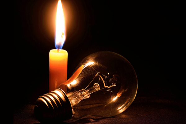 அடுத்த வருடத்தில் 7 அல்லது 8 மணித்தியாலங்கள் இருளில் மூழ்கப் போகும் இலங்கை!