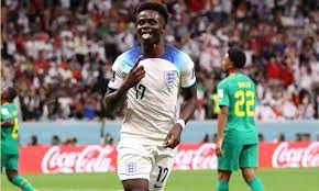 செனகலை 3-0 என்ற கோல் கணக்கில் வீழ்த்தி காலிறுதிக்கு தகுதி பெற்றது இங்கிலாந்து