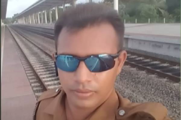 திருமண பத்திரிக்கையுடன் வீடு திரும்பிய இளம் பொலிஸ் அதிகாரிக்கு நேர்ந்த சோகம்!