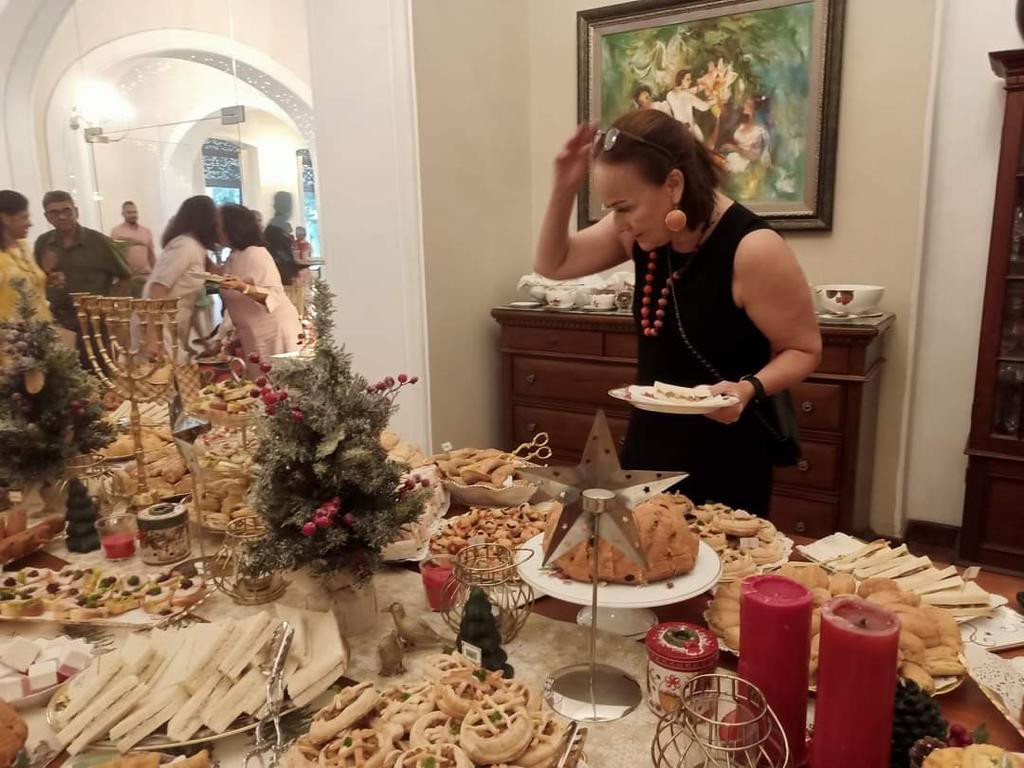 அரசியல் முக்கியஸ்தர்களுடன் கொழும்பில் இடம்பெற்ற விருந்துபசாரம்!