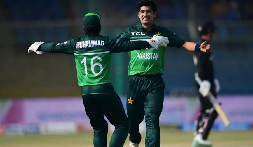 நசீம் ஷா 5 விக்கெட் வீழ்த்தி அசத்தல் - முதல் ஒருநாள் போட்டியில் நியூசிலாந்தை வீழ்த்தியது பாகிஸ்தான்