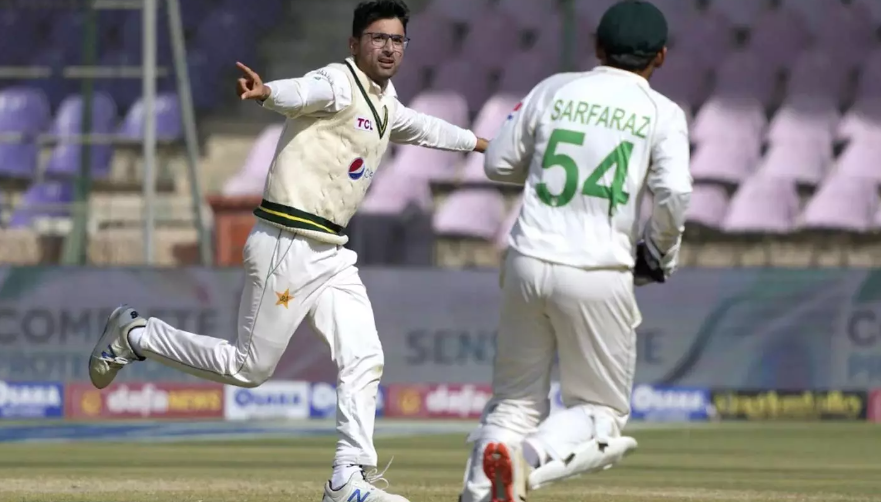 நியூசிலாந்துக்கு எதிரான 2வது டெஸ்ட் - பாகிஸ்தான் வெற்றி பெற 319 ரன்கள் தேவை