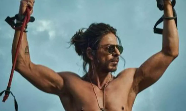 'பதான்' படத்துக்கு எதிர்ப்பு.. ஷாருக்கான் கட் அவுட் அடித்து உடைத்த பஜ்ரங்தள் தொண்டர்கள்