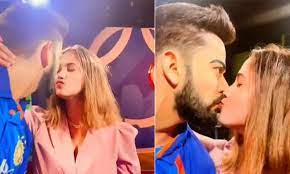 விராட் கோலிக்கு லிப் லாக் கொடுத்த ரசிகை - வைரலாகும் வீடியோ