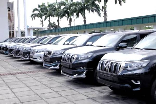 அரசாங்க வாகனங்களை பயன்படுத்துவது தொடர்பில் பிறப்பிக்கப்பட்டுள்ள கடுமையான உத்தரவு