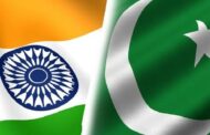 இலங்கையையும் பாகிஸ்தானையும் காப்பாற்ற போராடும் இந்தியா