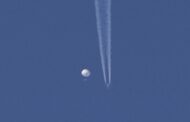 போர் விமான உதவியோடு சீனாவின் உளவு பலூனை சுட்டு வீழ்த்தியது அமெரிக்கா
