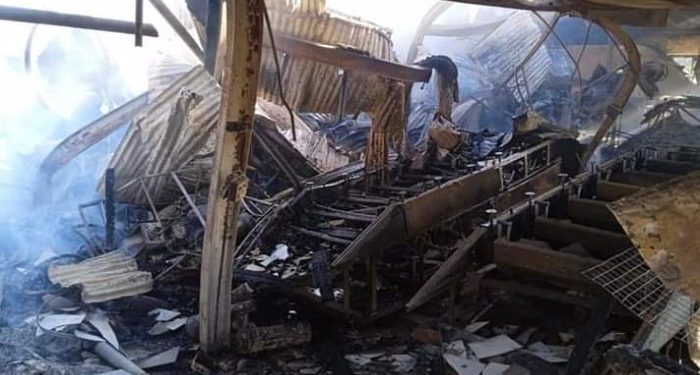 தீ விபத்தில் தேயிலை தொழிற்சாலை முற்றாக எரிந்து நாசம் !!