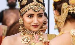 பொன்னியின் செல்வன் படத்தில் திரிஷா குந்தவை ஆனது எப்படி? வீடியோ வெளியிட்ட படக்குழு