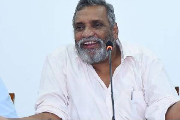 மீண்டும் தேர்தல் ஆணைக்குழுவில் மகிந்த தேசப்பிரிய