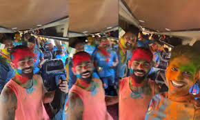 பேருந்தில் ஹோலி கொண்டாடிய இந்திய வீரர்கள்- வைரலாகும் வீடியோ