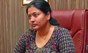 காயத்ரி ரகுராம் மீது சைபர் கிரைம் போலீசில் புகார்