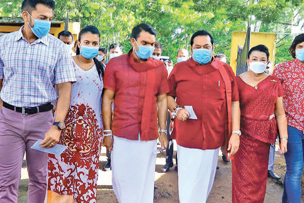 ராஜபக்ச குடும்பத்தை ஆட்டங்காண வைத்துள்ள சிங்கள மக்கள்