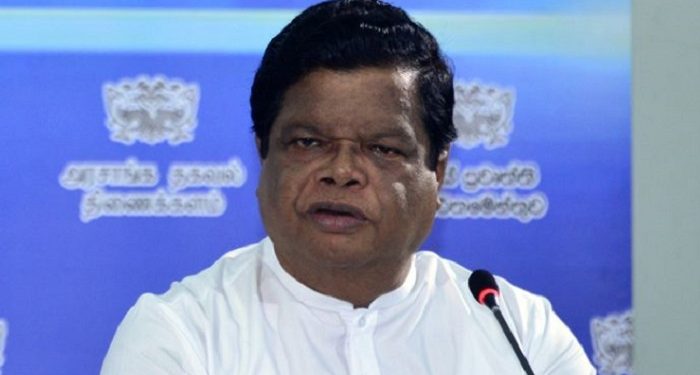 விமான நிலையத்தில் எண்ணெய் களஞ்சியசாலை !!