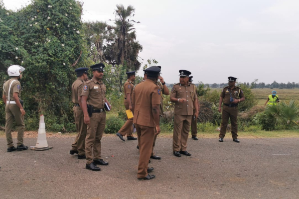 மண்வெட்டியால் கொடூரமாக தாக்கி ஒருவர் கொலை