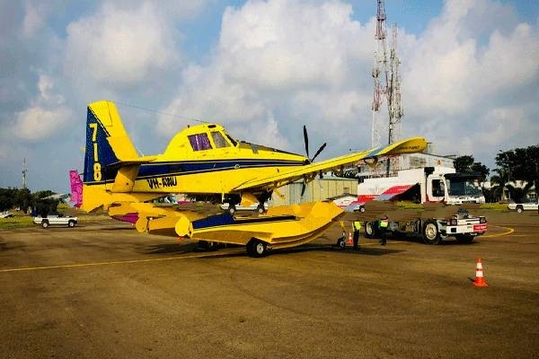 இரத்மலானை விமான நிலையத்தில் தரையிறங்கியுள்ள காட்டுத்தீ அணைக்கும் விமானங்கள்