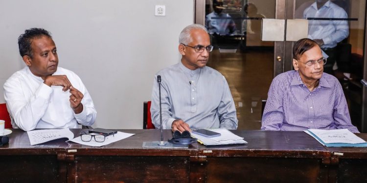 அரசாங்கத்தின் சட்டமூலங்களை ஆராய்வதற்கு விசேட குழுக்கள் நியமனம்!