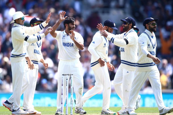 விதிமுறைகளை மீறிய இந்திய அணி: பெருந்தொகை அபராதம் விதித்த ஐசிசி..!