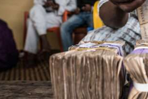 கறுப்புச் சந்தை மோசடியாளர்களால் ஏற்பட்டுள்ள நெருக்கடி..!!