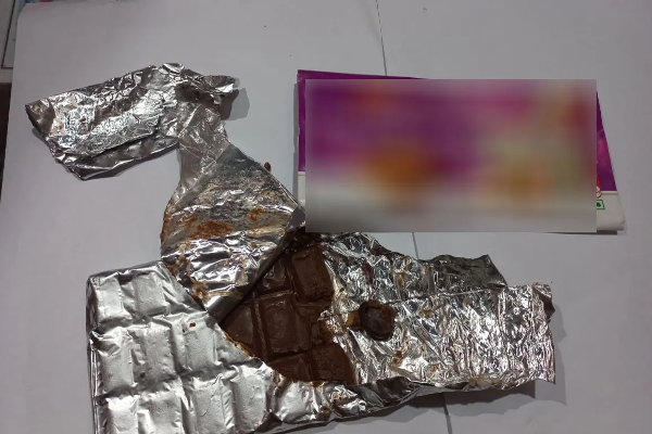 இலங்கையில் சொக்லட் ஒன்றில் மனித எச்சங்கள் - அதிர்ச்சியில் மக்கள்