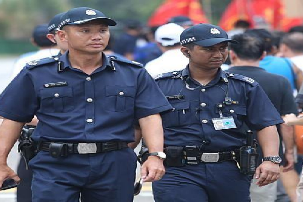 சிங்கப்பூரில் போதைப்பொருள் பாவனையுடன் தொடர்புடைய 49 பேர் கைது