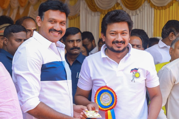 உலக புகழ் பெற்ற அலங்கா நல்லூர் ஜல்லிக்கட்டு! முதலிடம் பெற்றவருக்கு வழங்கப்பட பரிசு