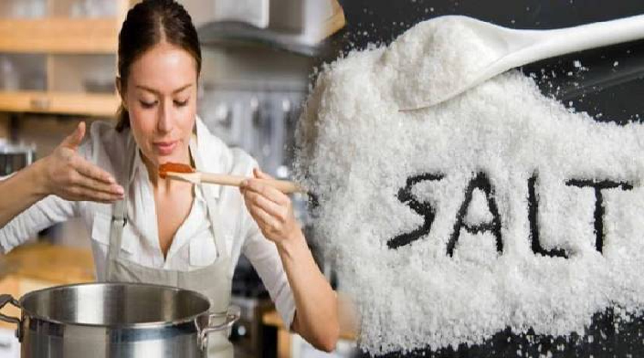 சமையலில் உப்பு அதிகமாயிருச்சா? கவலையை விடுங்க இதை செய்தா சரியாகிடும்