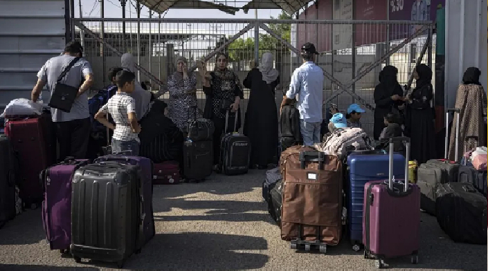 காசாவில் உள்ள கனேடியர்கள் வெளியேற தடை :கனடா அமைச்சர் கடும் கோபம்