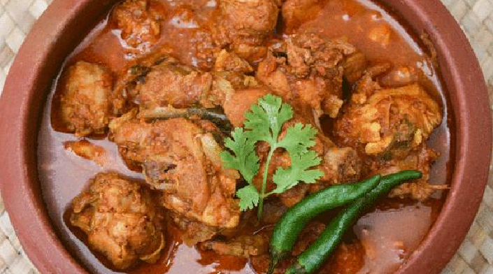 Chicken Curry: கிராமத்து பாணியில் அரைத்து வைத்த சிக்கன் குழம்பு வேண்டுமா? இப்படி செய்து பாருங்க