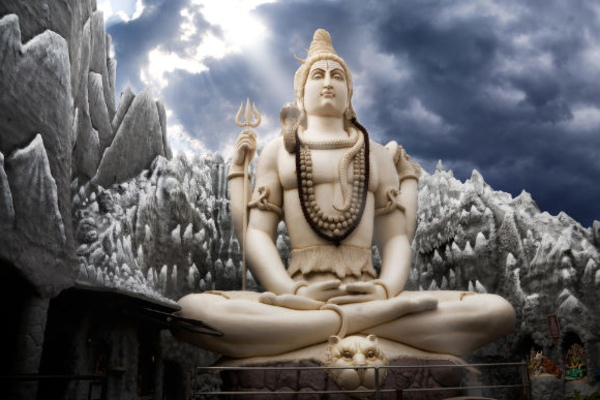 மகா சிவராத்திரி அன்று ஏன் கண் விழிக்க வேண்டும்? ஆன்மீகம் சொல்லும் ரகசியம்