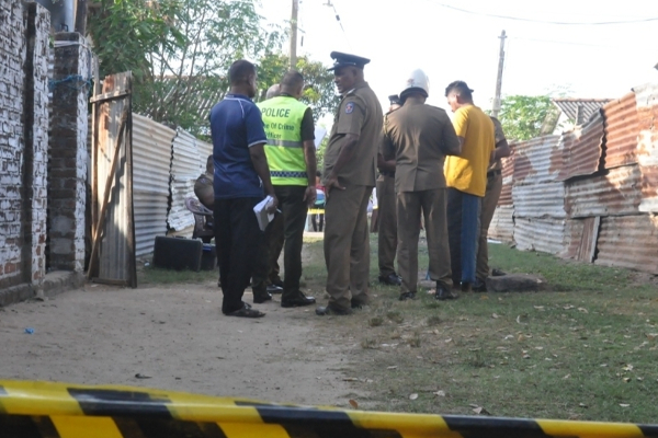 உடன் பிறந்த தம்பியால் கொடூரமாக கொல்லப்பட்ட அண்ணன் ; விசாரணையில் வெளியான பகீர் தகவல்