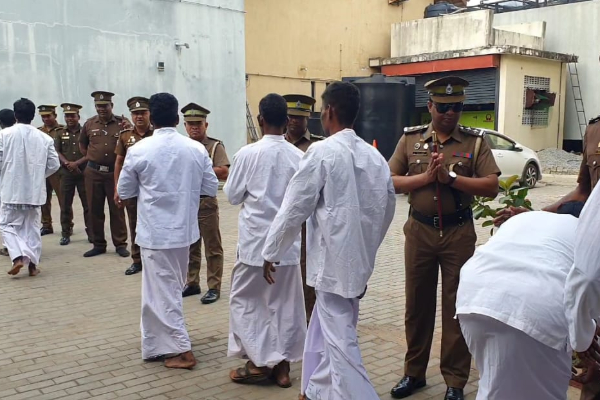 யாழ்ப்பாணம் சிறைச்சாலையிலிருந்து 20 கைதிகள் விடுதலை