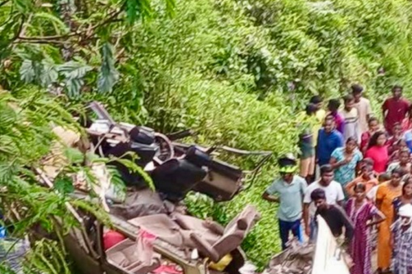 நுவரெலியாவில் மற்றுமொரு விபத்து ; 11 பேர் படுகாயம்