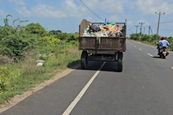 யாழ். மாநகர சபை முறையற்ற செயற்பாடுகளால் கடும் அவதியில் மக்கள்