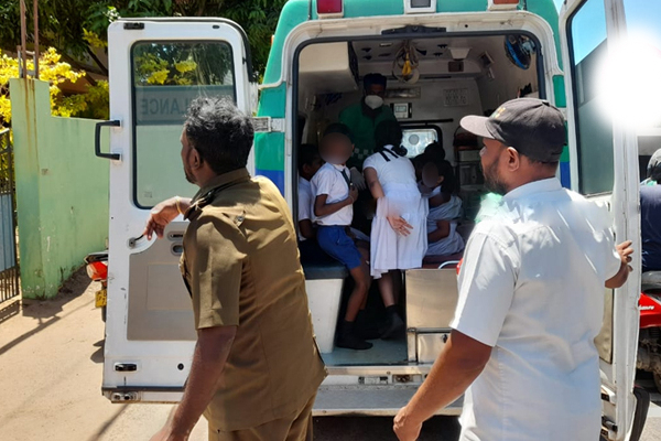 மட்டக்களப்பில் 40க்கும் மேற்பட்ட மாணவர்கள் அவசர சிகிச்சை பிரிவில் அனுமதி